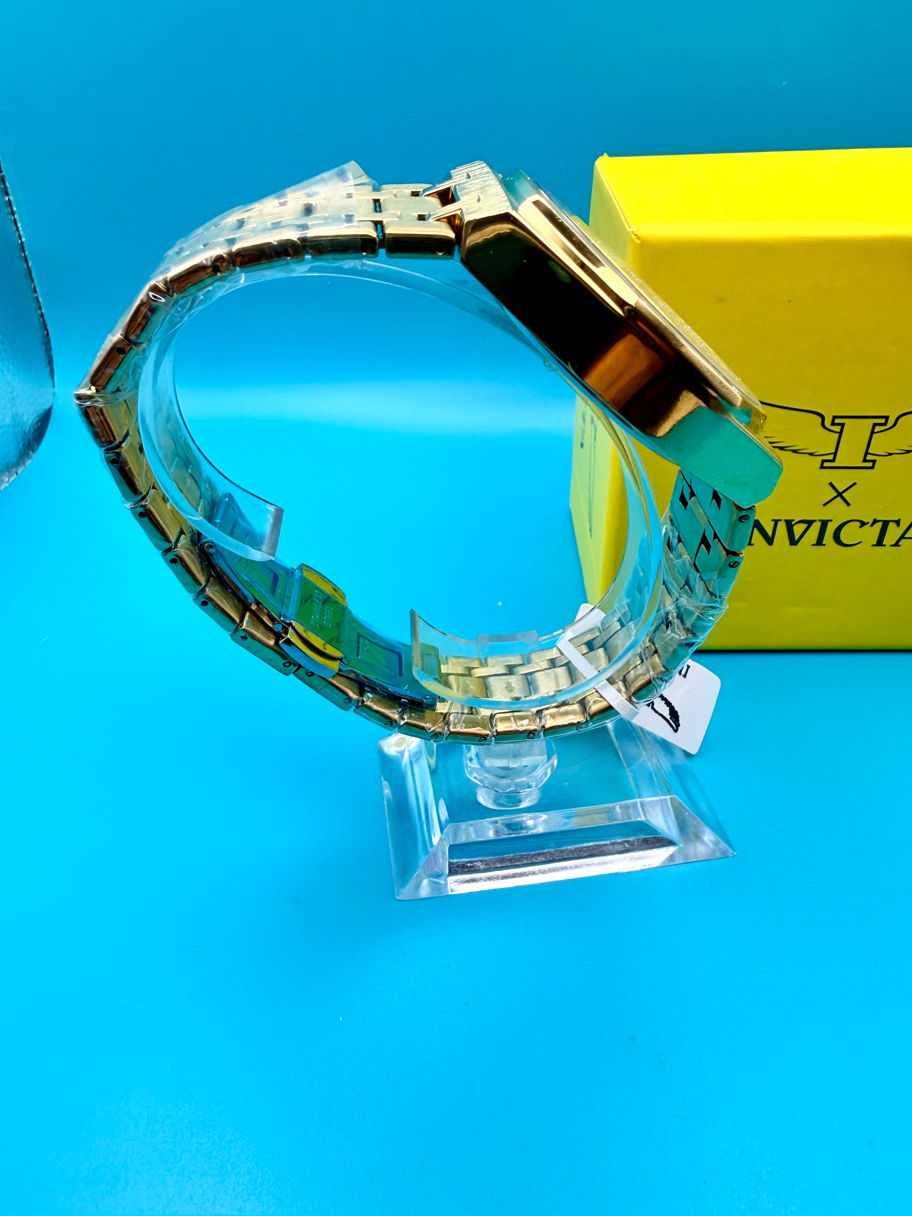 Consignment: Invicta Gold Tone Integrated Bracelet