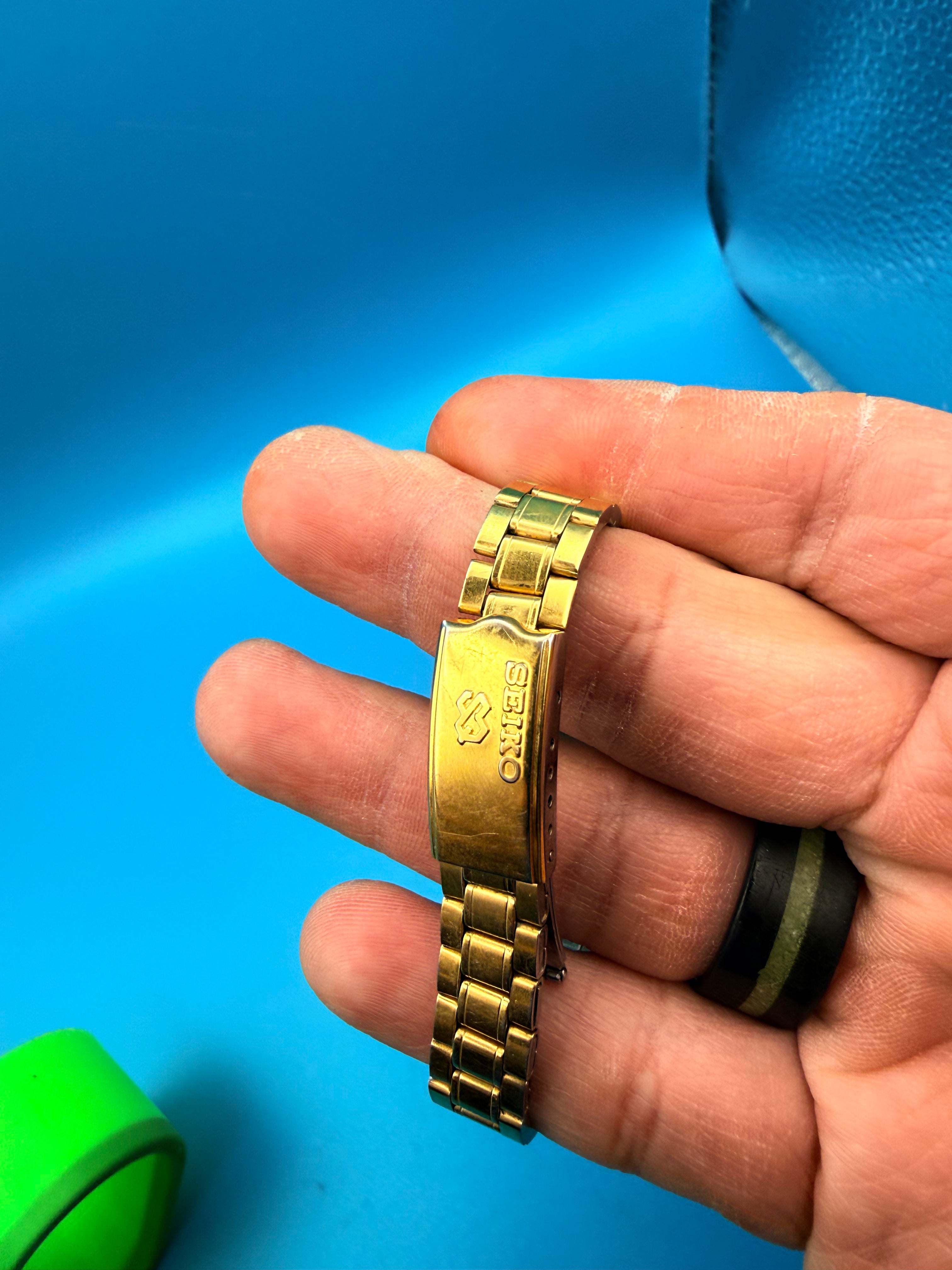 Consignment: Ladies Seiko Mickey 26mm Vintage!