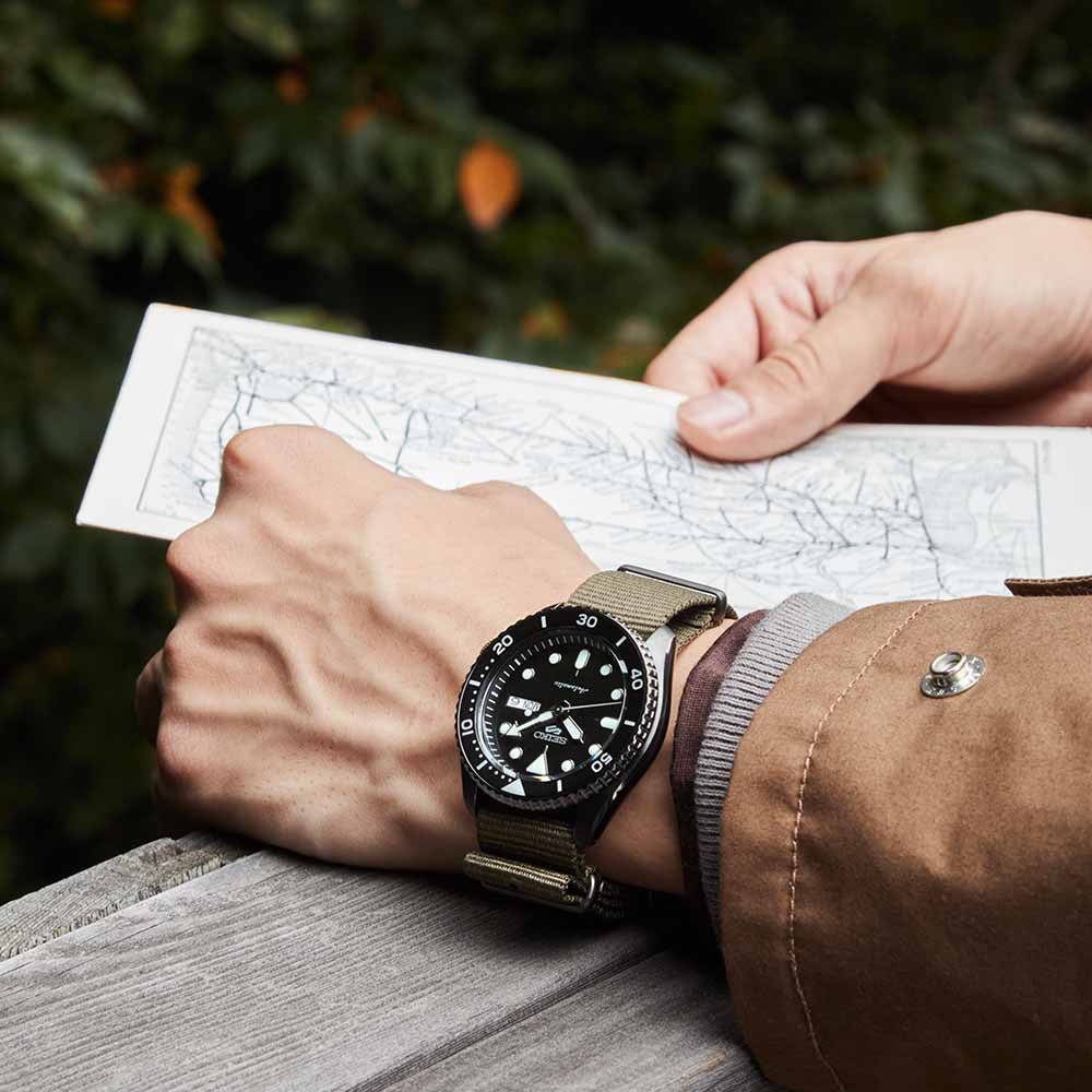 Seiko 5 SRPD65K4